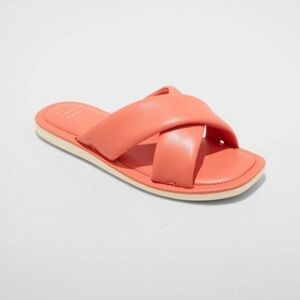 💕 BRAND NEW- Never Worn!! A New Day "Daisy Sandal" in Coral; Size 7